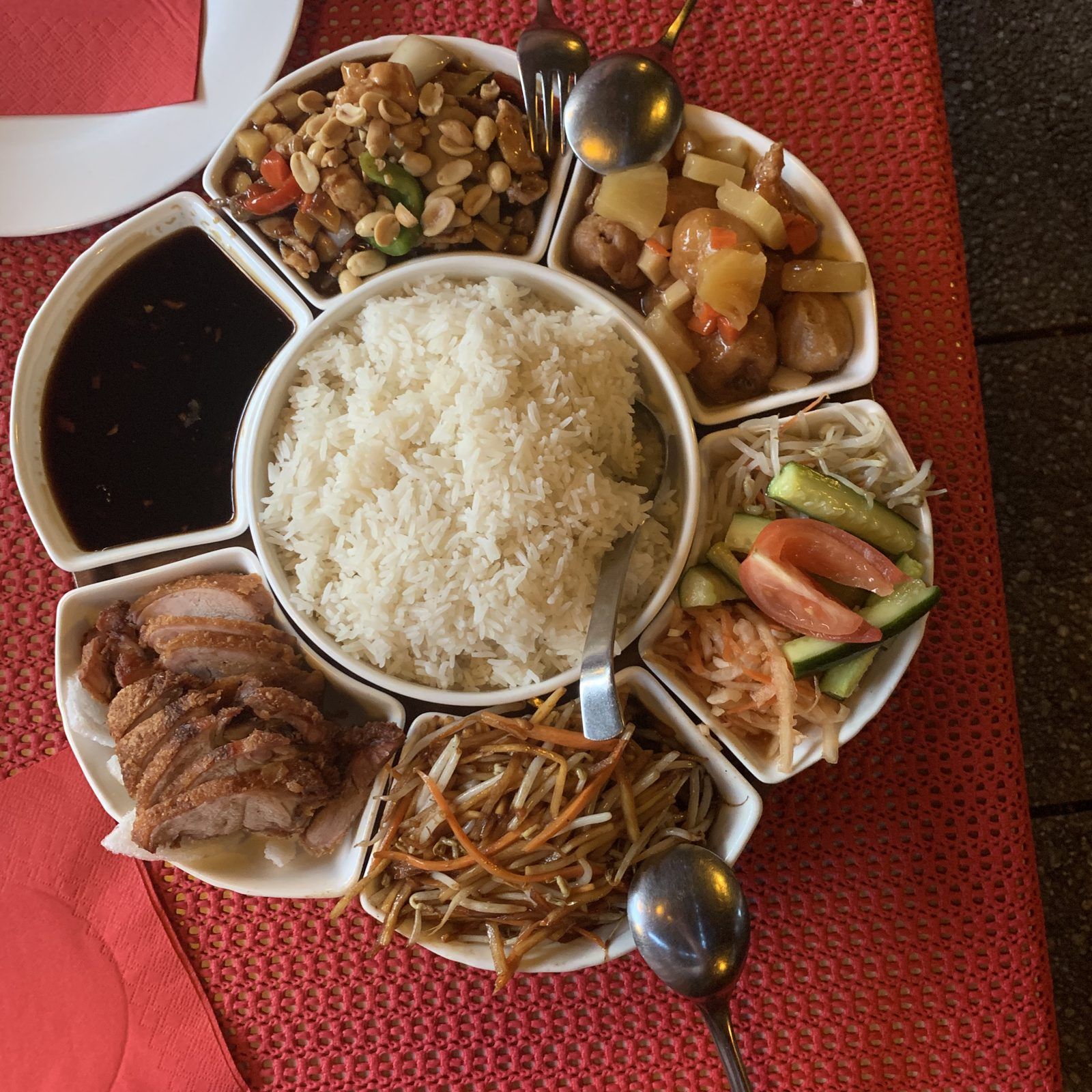 Asiatische Menüplatte – Linz