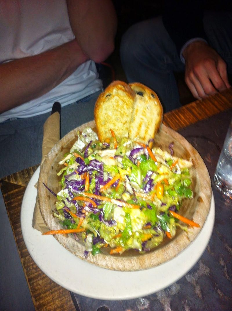 Mixed salad with garlic bread – San Francisco