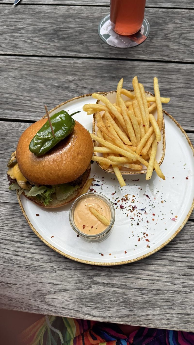 Burger with fries – Graz