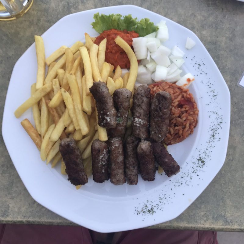 Ćevapčići with ajvar and onions – Mali Lošinj