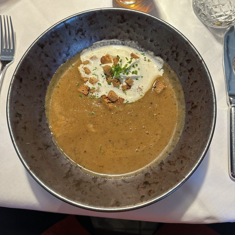 Cream soup with croutons – Sankt Valentin