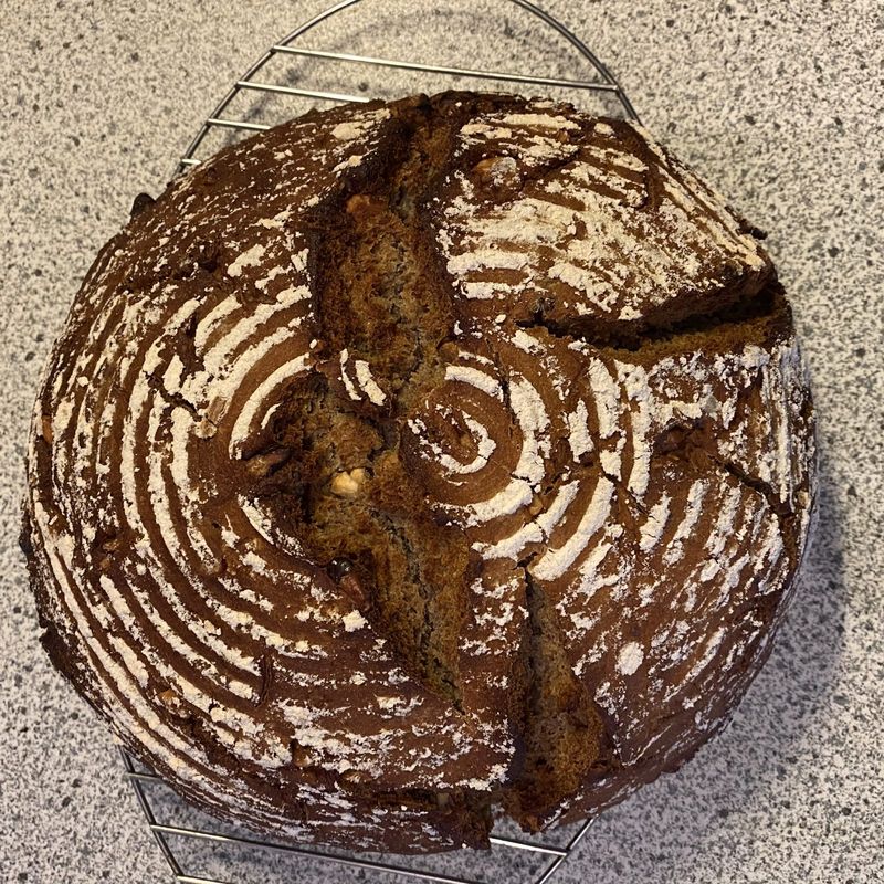 Dark loaf with flour spiral – Linz