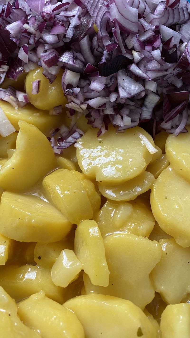 Potato salad with red onions – Linz