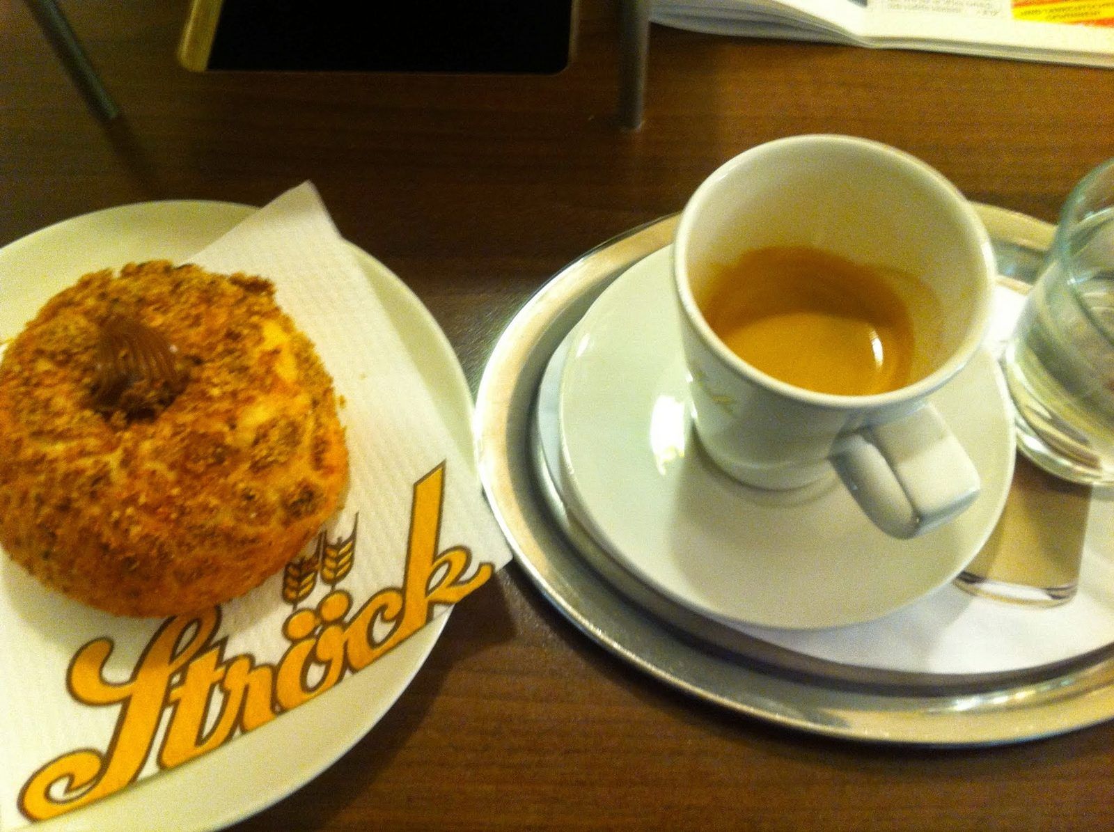 Espresso mit Gebäck