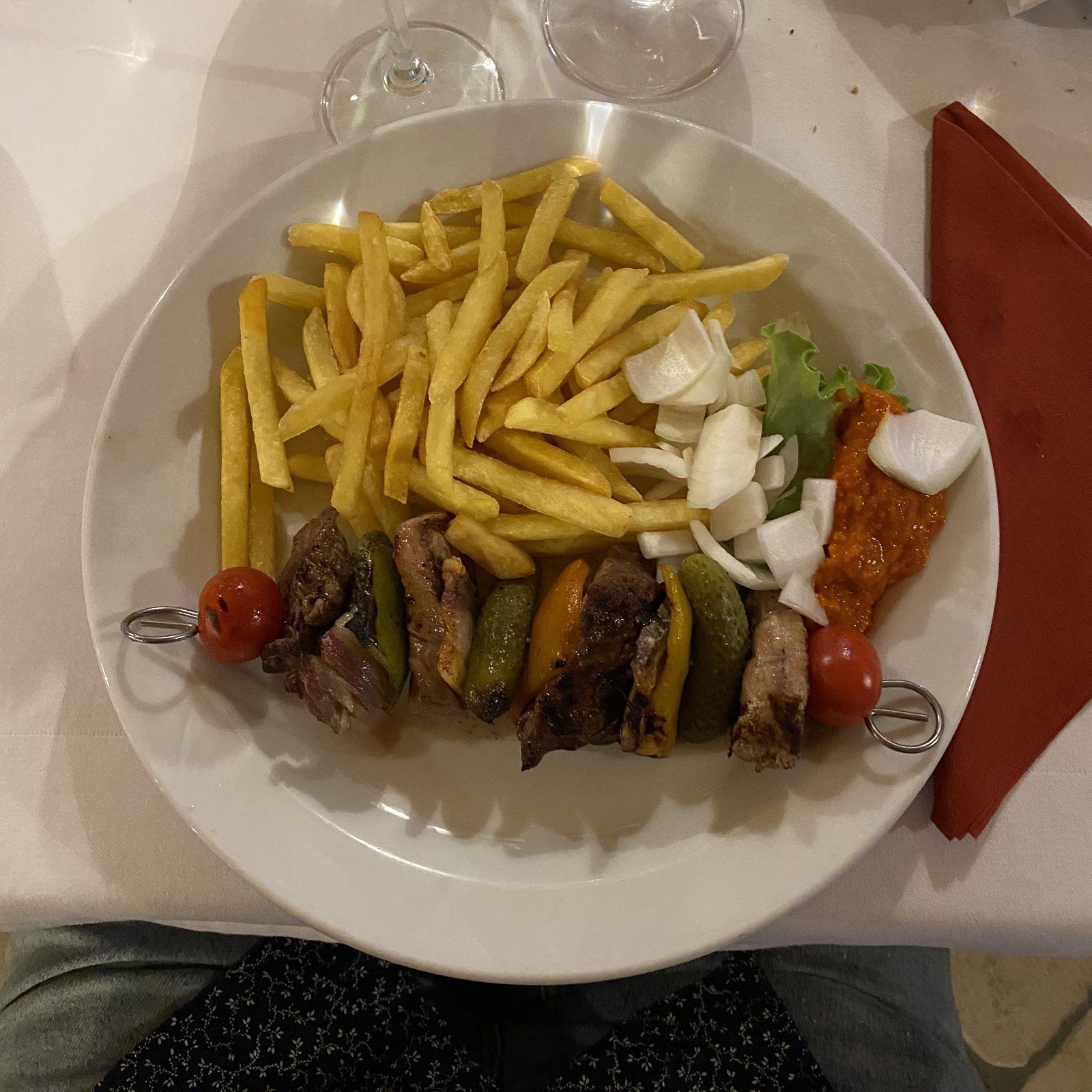 Meat skewer with fries – Mali Lošinj