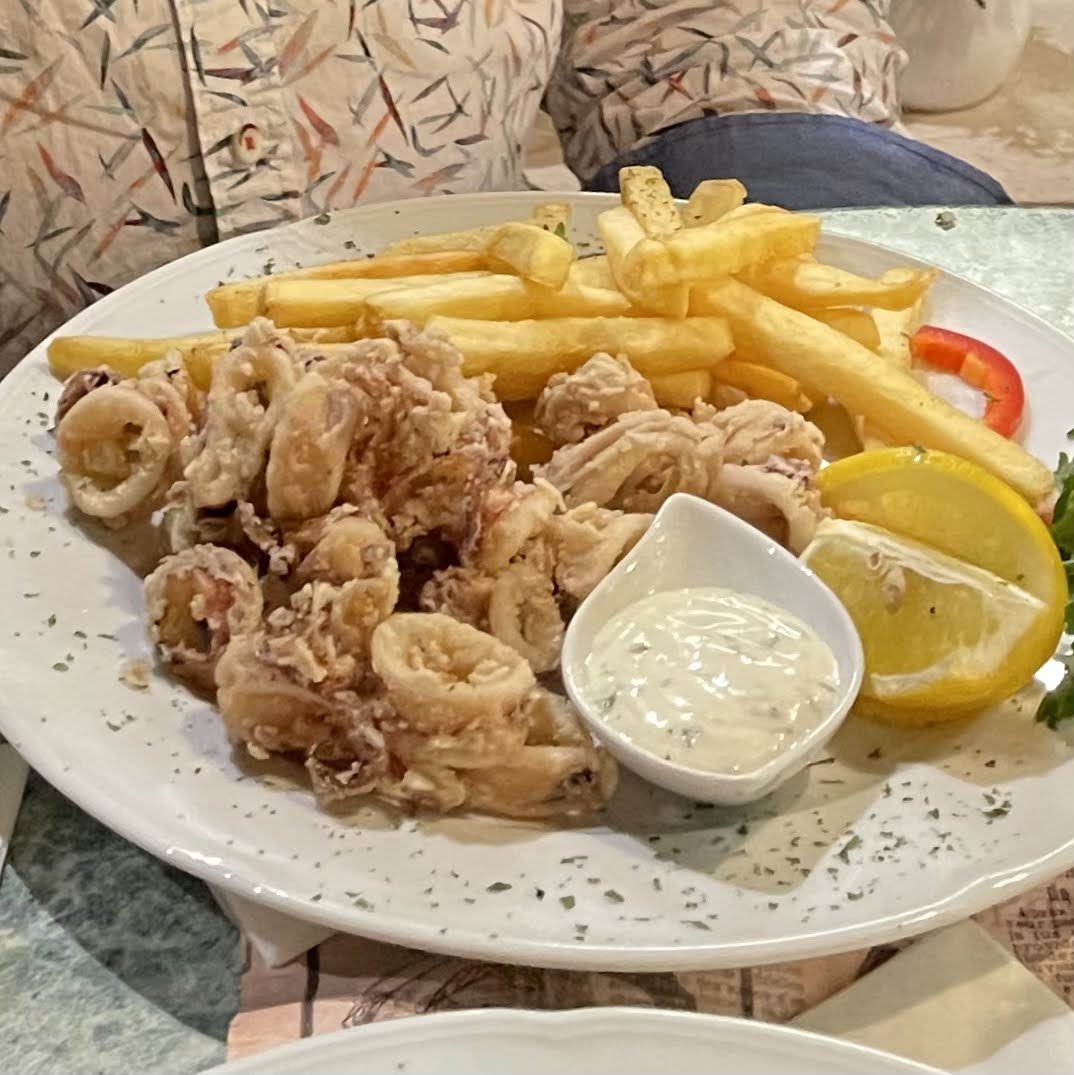 Fried calamari with fries