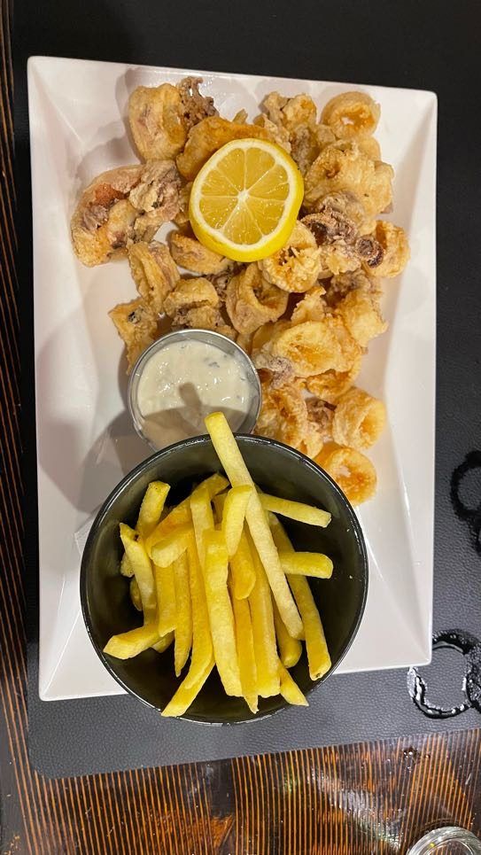 Fried calamari with fries
