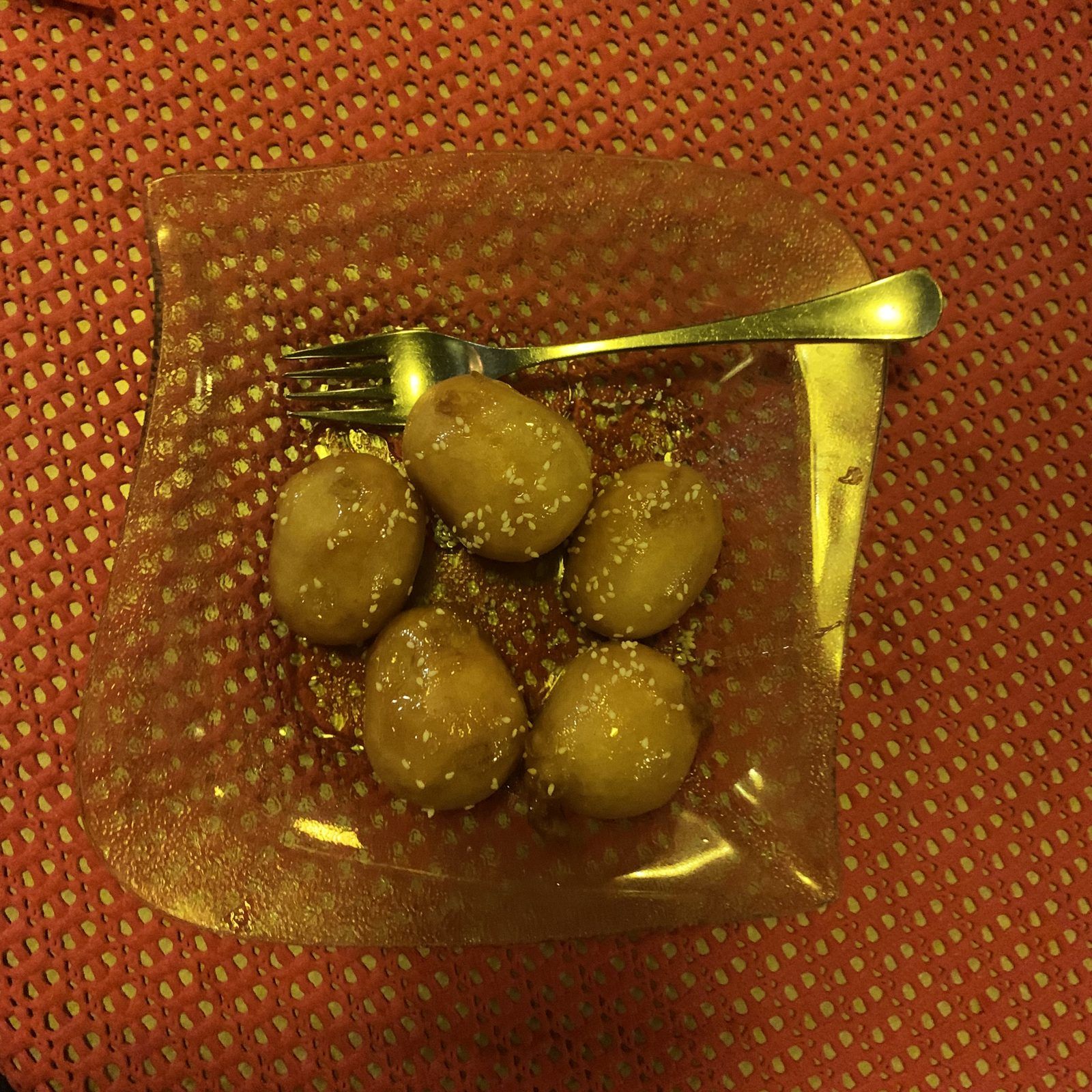 Gebackene Sesambällchen mit Honig – Linz