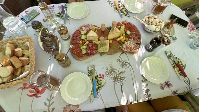 Laid-out snack table – Linz