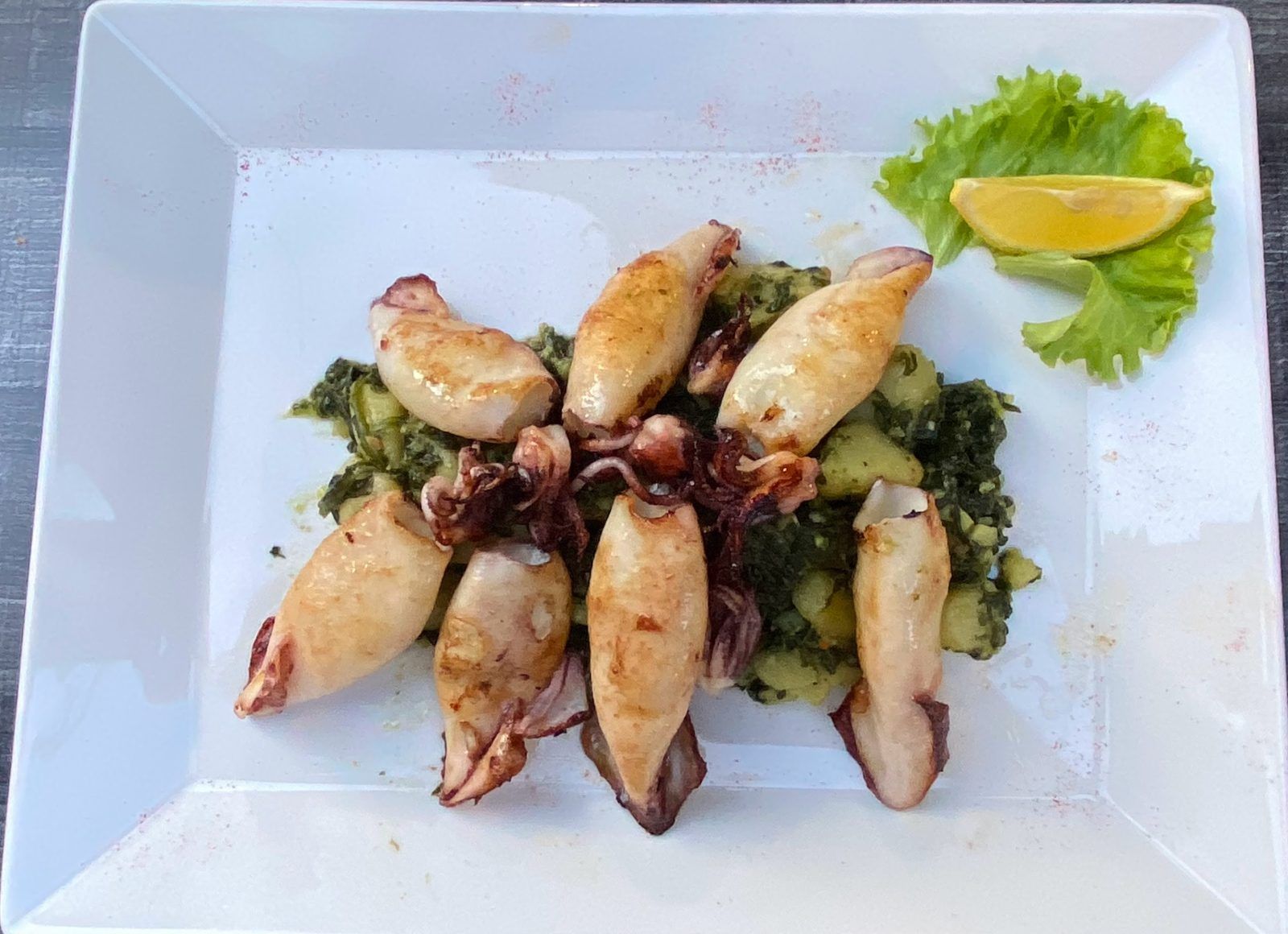 Gegrillte Kalmare auf Mangold – Poreč