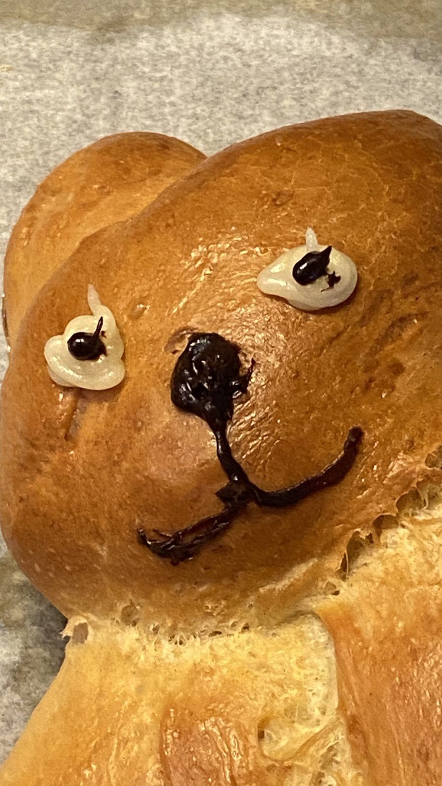 Yeast-dough bunny close-up – Linz