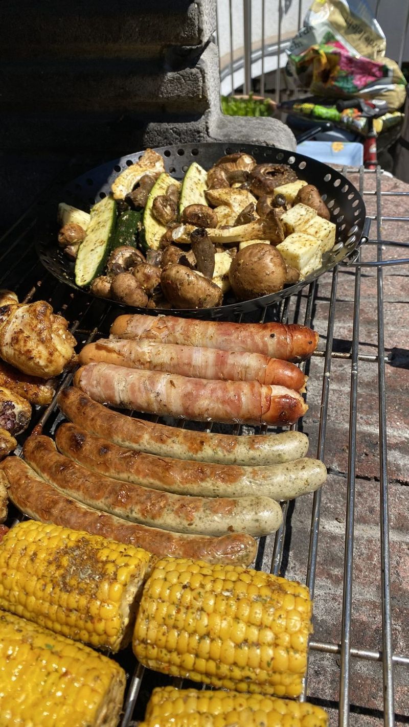 Barbecue with corn and vegetables – Linz