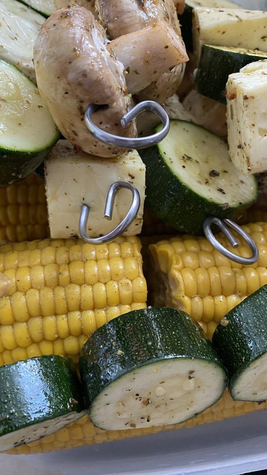 Grillspieße vorbereitet – Linz