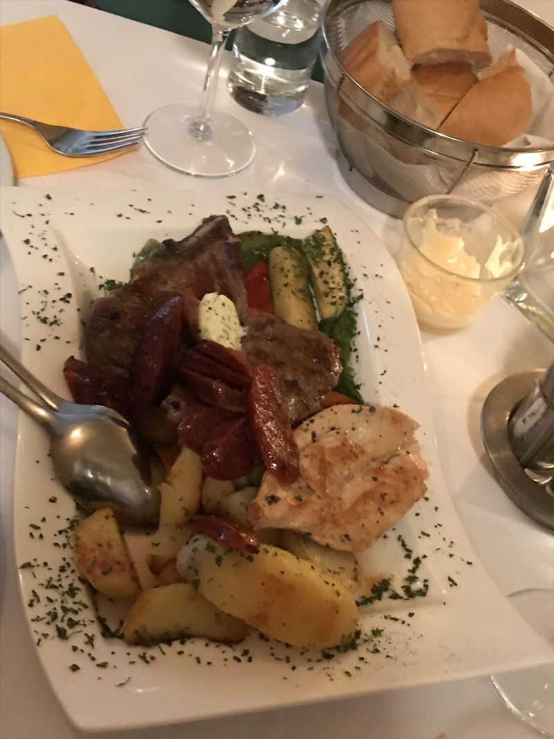 Mixed grill with potatoes – Vienna