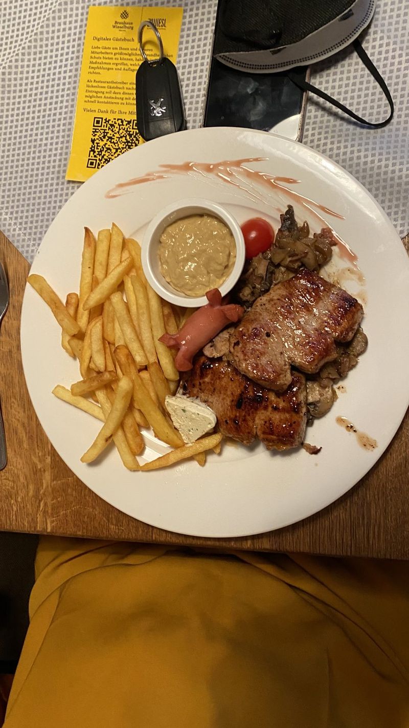 Grill plate with pepper sauce – Amstetten