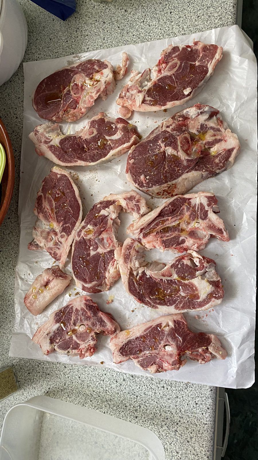 Lammkoteletts vor dem Grillen – Linz
