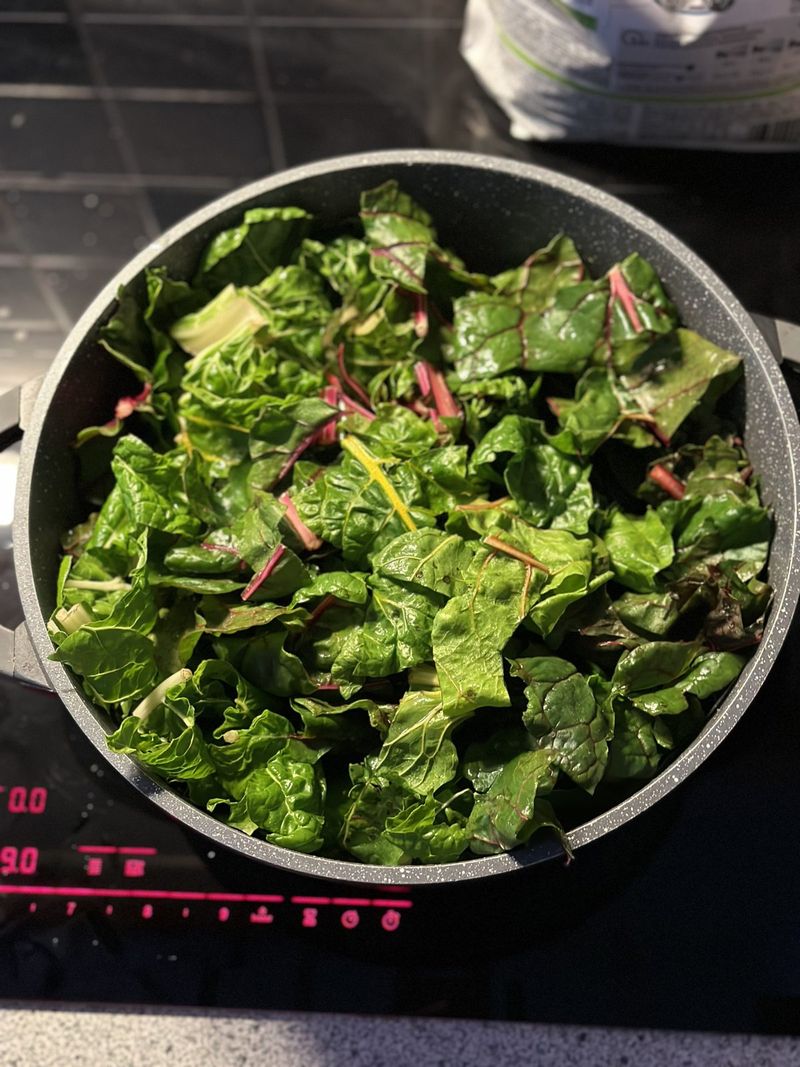 Chard in the pan – Linz
