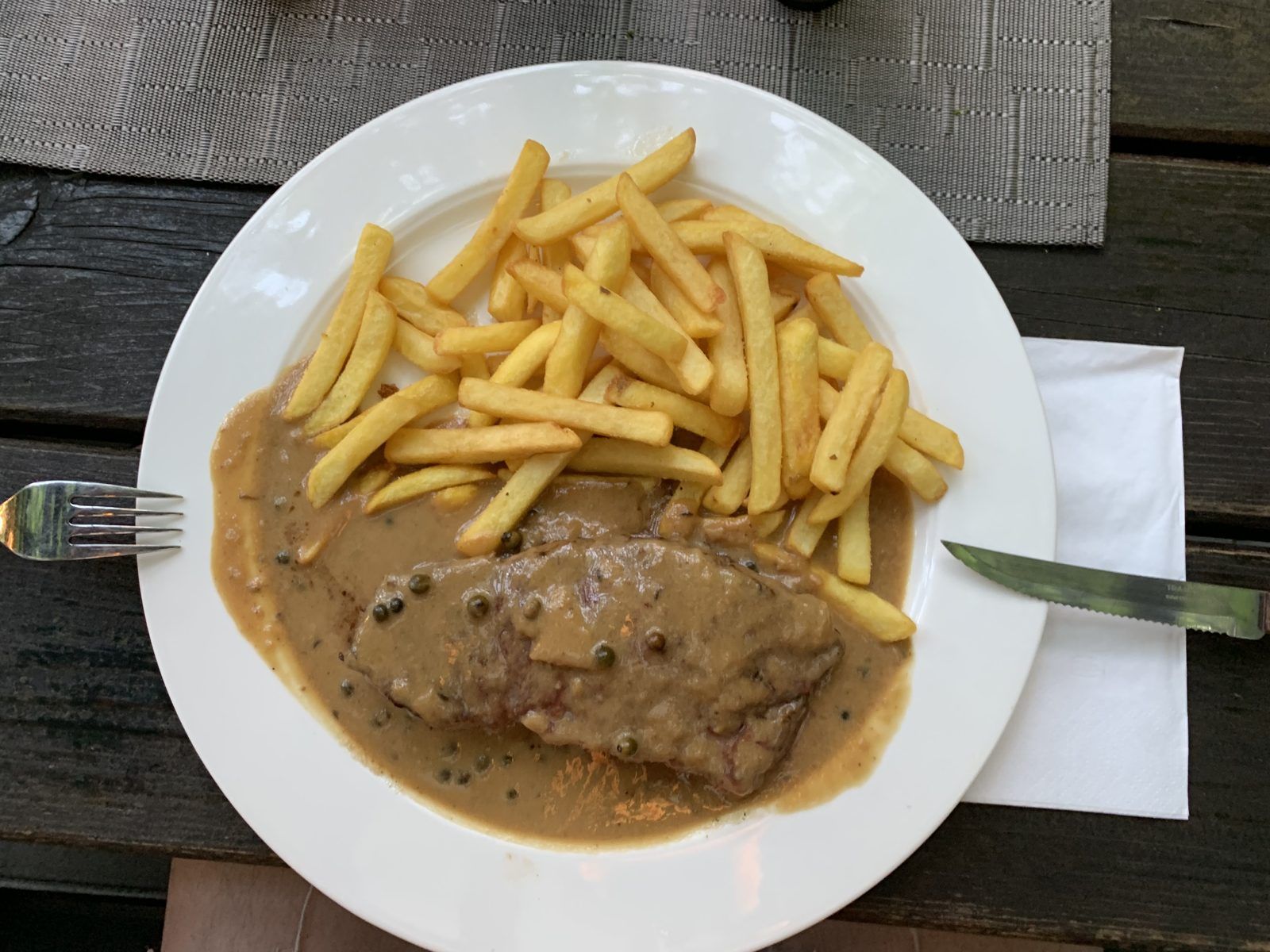 Rahmschnitzel mit Pommes – Salzburg