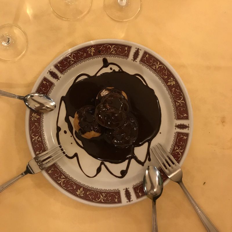 Chocolate cake with chocolate sauce – Florence