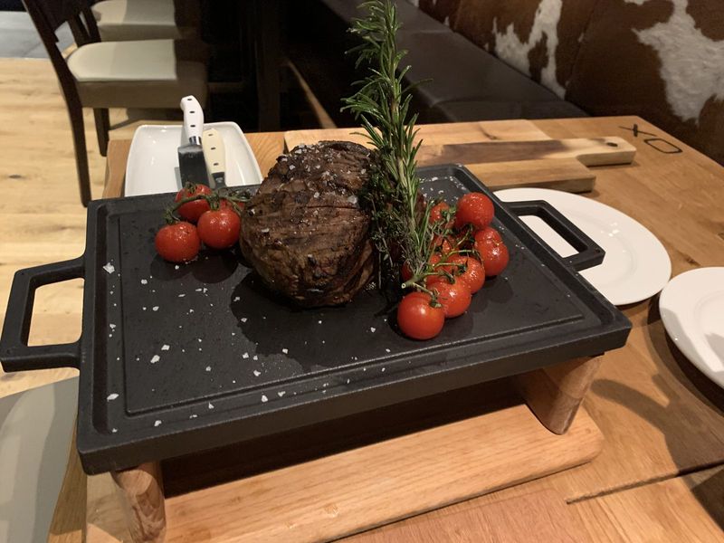 Steak on a serving slate – Tulln