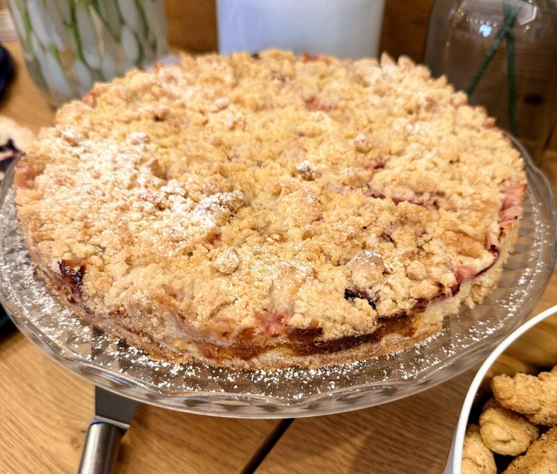 Crumb cake