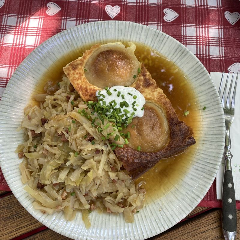 Dumplings on sauerkraut – Linz